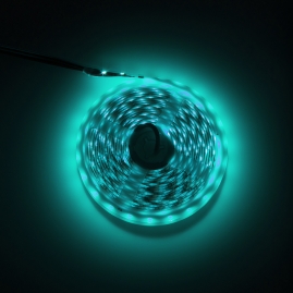 Rolka świecącej taśmy RGBW na kolor jasny niebieski