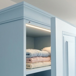 Wyłącznik INTRA zastosowanie w szafie meblowej